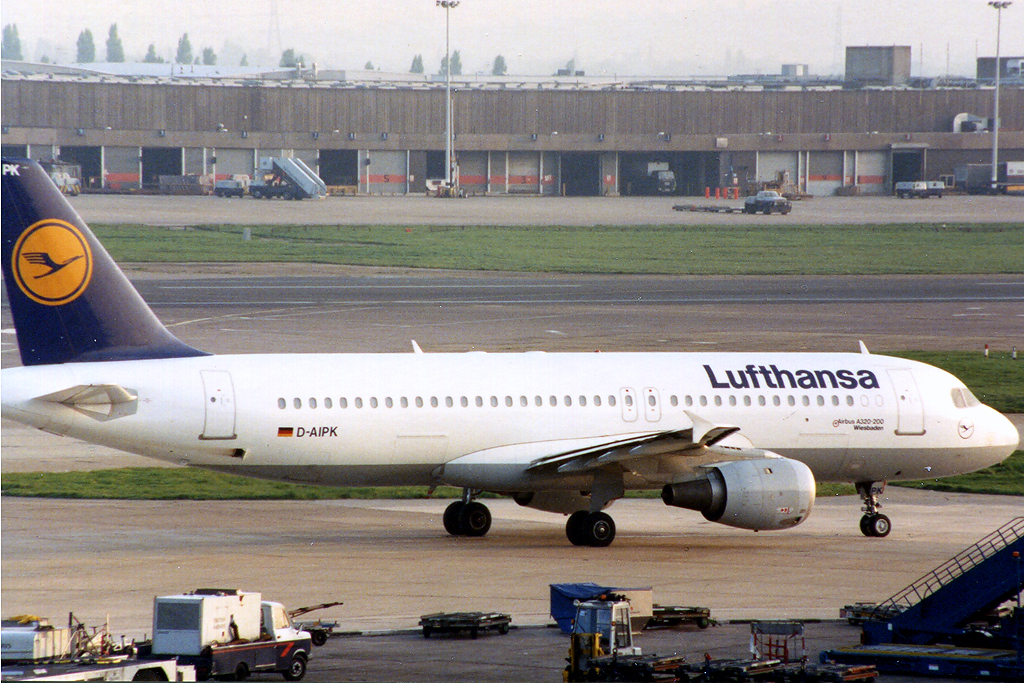 D-AIPK, (cn 093), Airbus A320-211