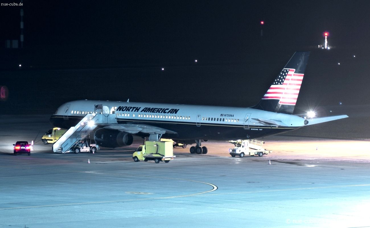 N755NA (30043) 2000 Boeing 757-28A