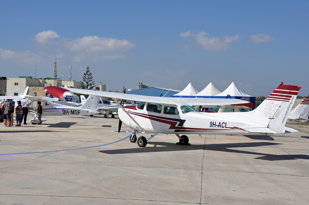 9H-ACL (17260955) Cessna 172M Skyhawk