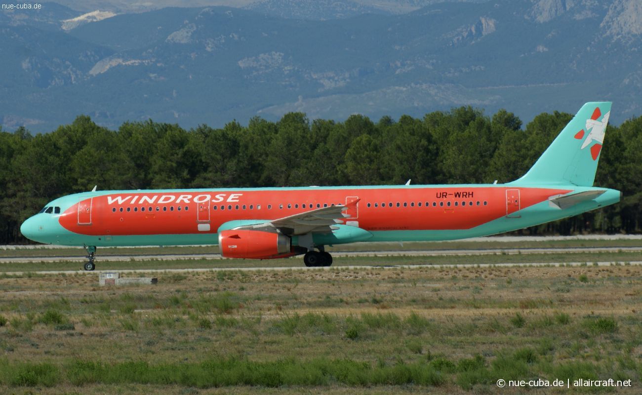 UR-WRH (2462) 2005 Airbus A321-231