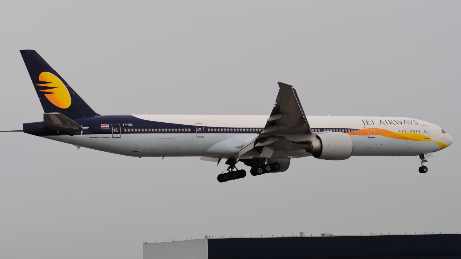 VT-JES · Boeing 777-35R/ER · (YYZ / CYYZ)