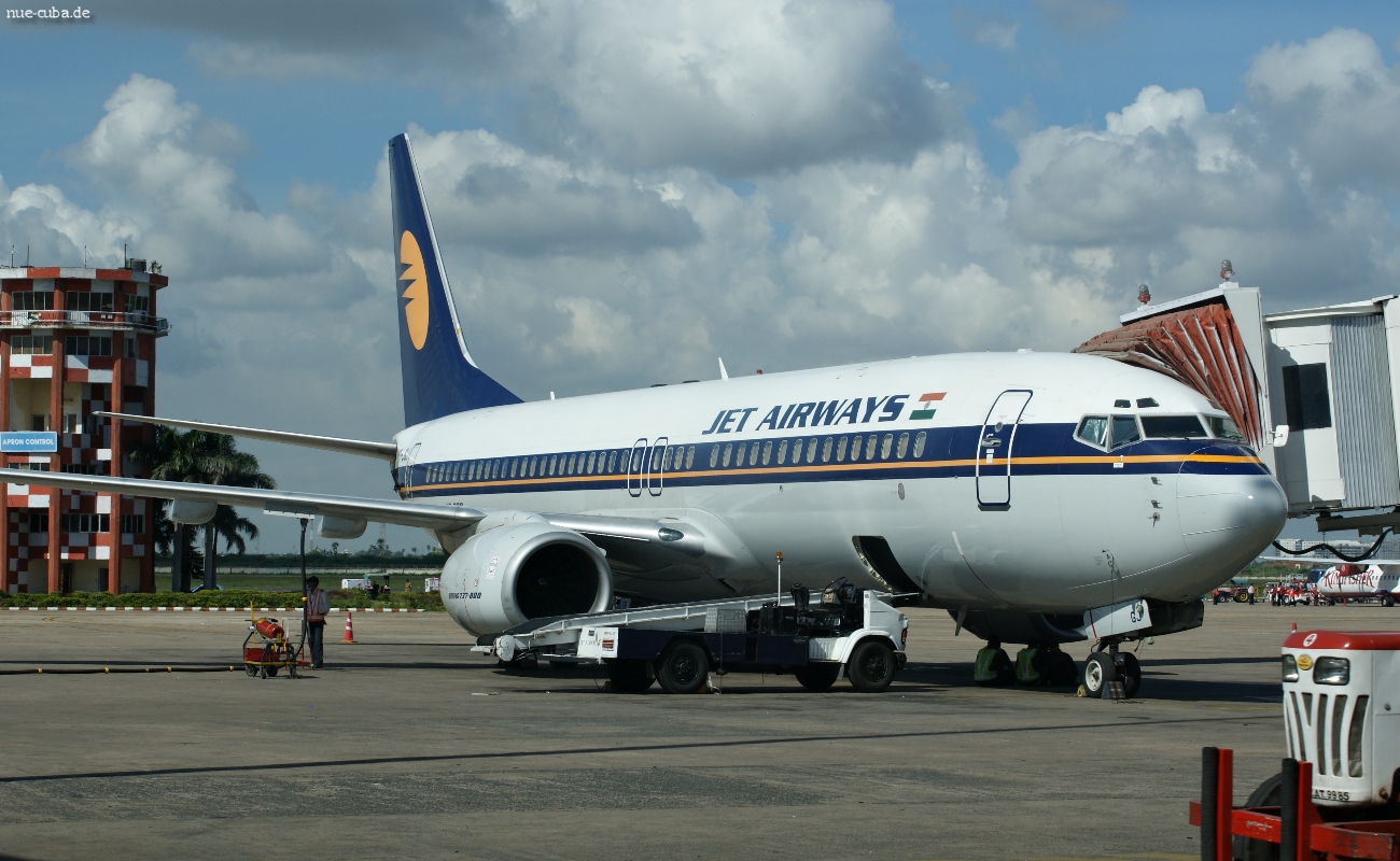 VT-JGJ (32578) 2001 Boeing 737-83N(WL)