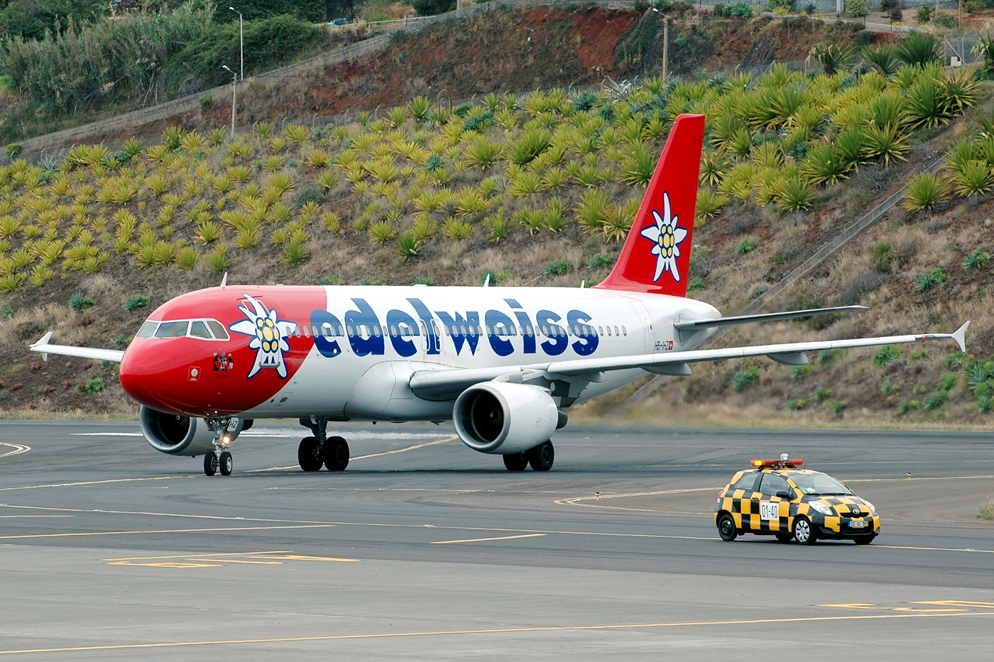 HB-IHZ (1026) 1999 Airbus A320-214