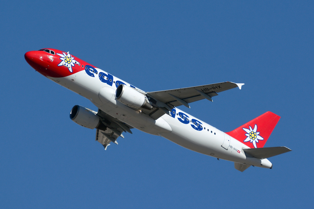 HB-IHX (942) 1998 Airbus A320-214
