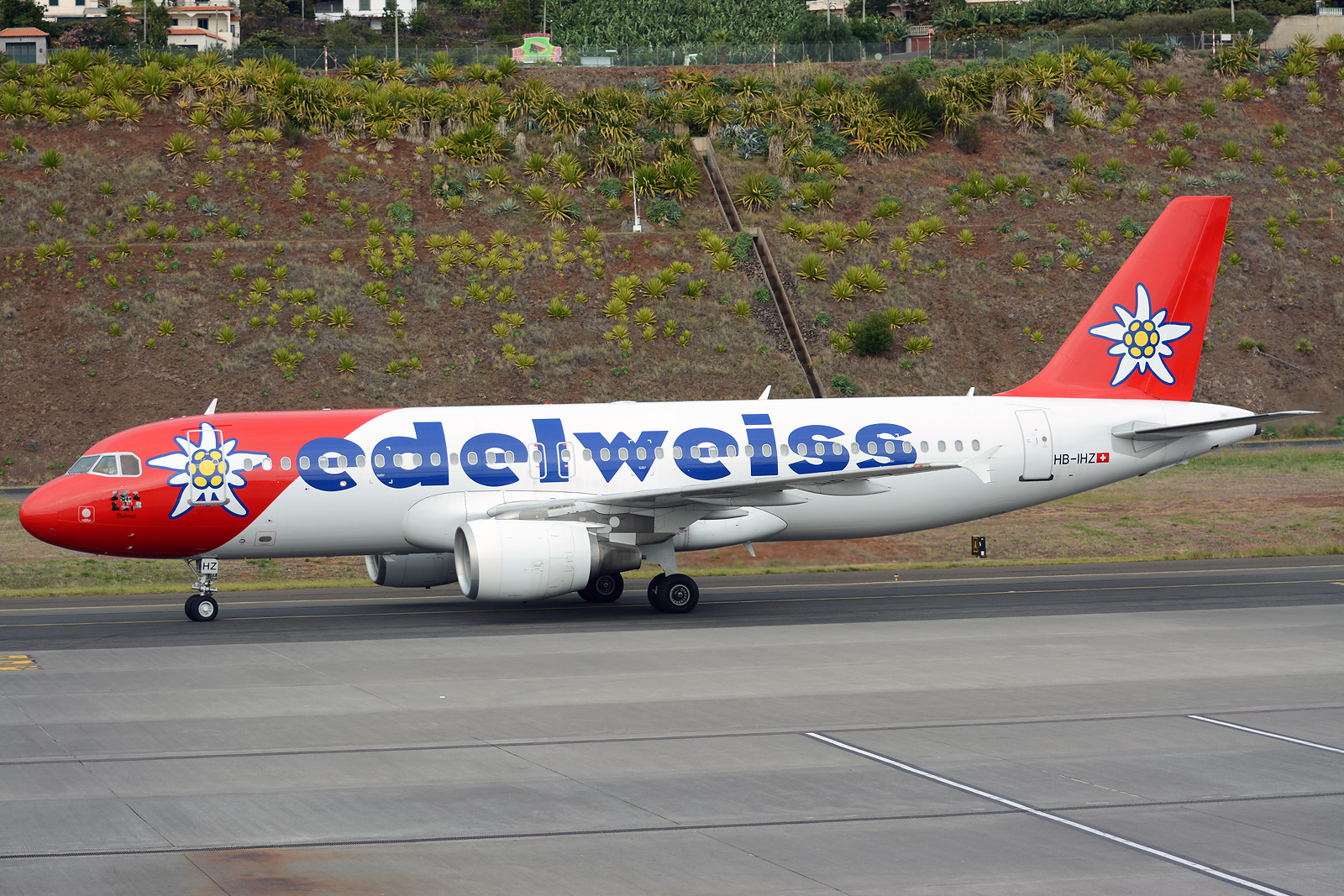 HB-IHZ (1026) 1999 Airbus A320-214