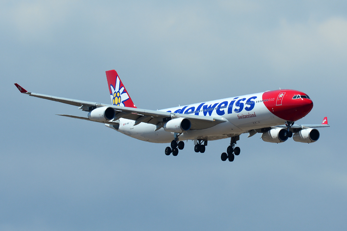HB-JMG (562) 2003 Airbus A340-313