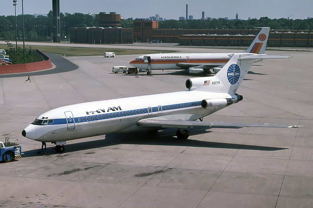 N327PA · Boeing 727-21 · (TXL / EDDT)