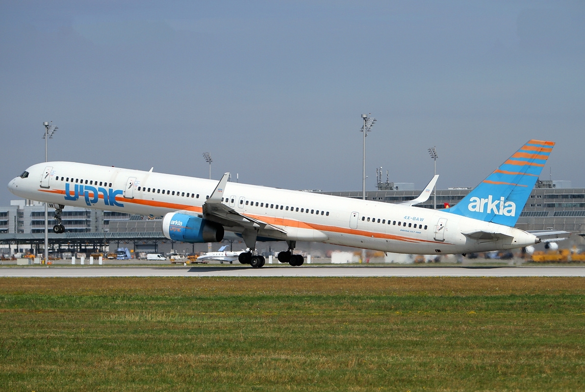 4X-BAW (30179) 2000 Boeing 757-3E7(WL)