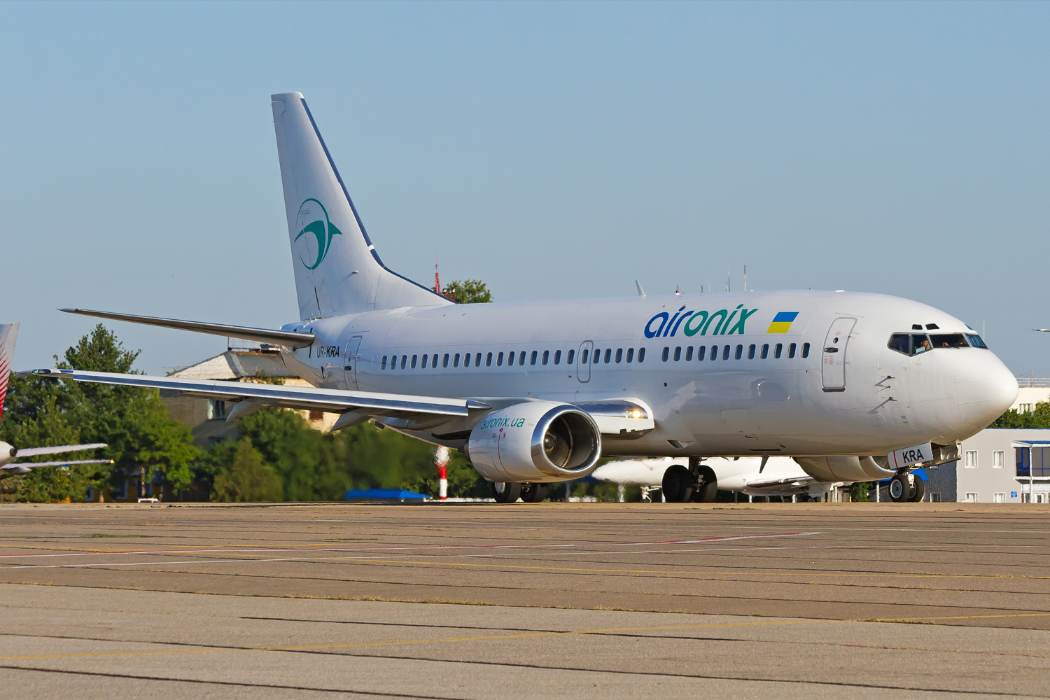UR-KRA (cn 28873) Boeing 737-33R