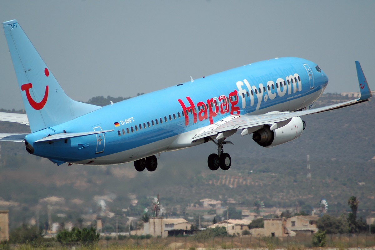 D-AHFT (30413) 2000 Boeing 737-8K5(WL)