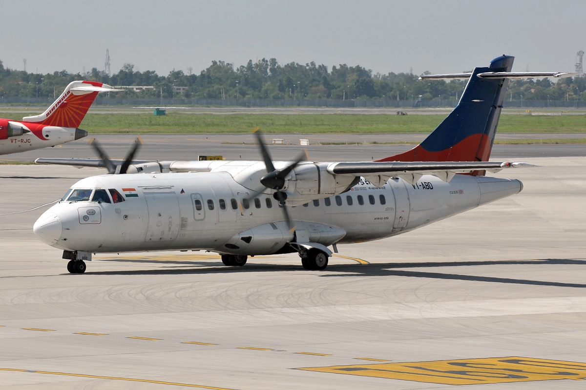 VT-ABD (cn 00356) ATR 42-320