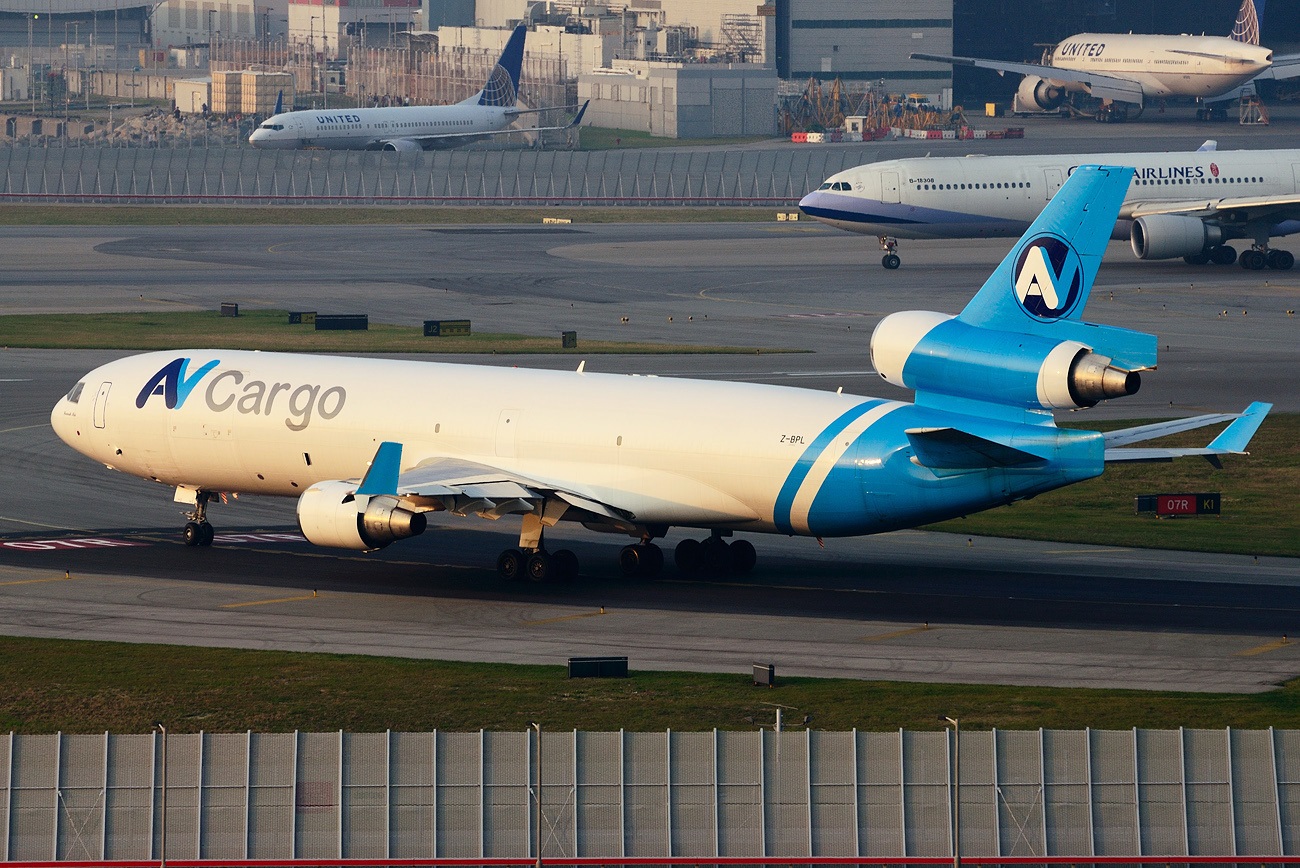Z-BPL (48756) 1998 McDonnell Douglas MD-11F