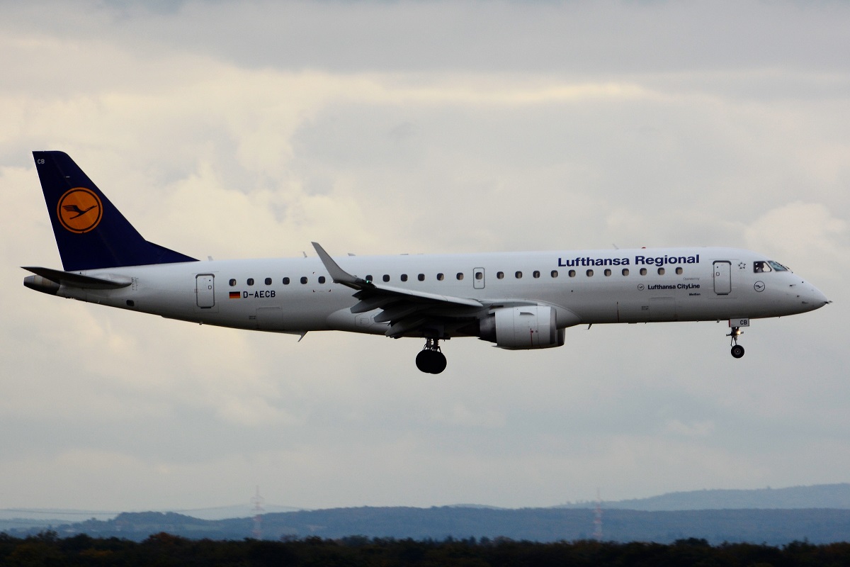 D-AECB (19000332) Embraer 190-100LR