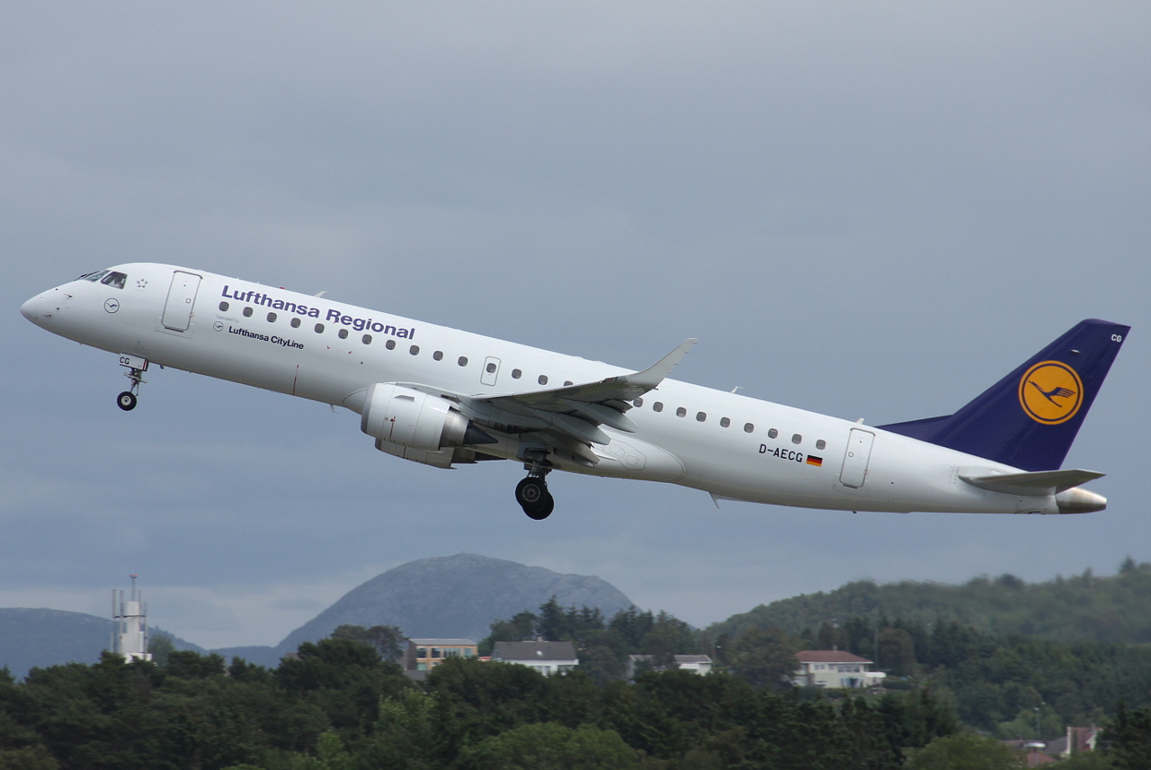 D-AECG (19000368) Embraer 190-100LR