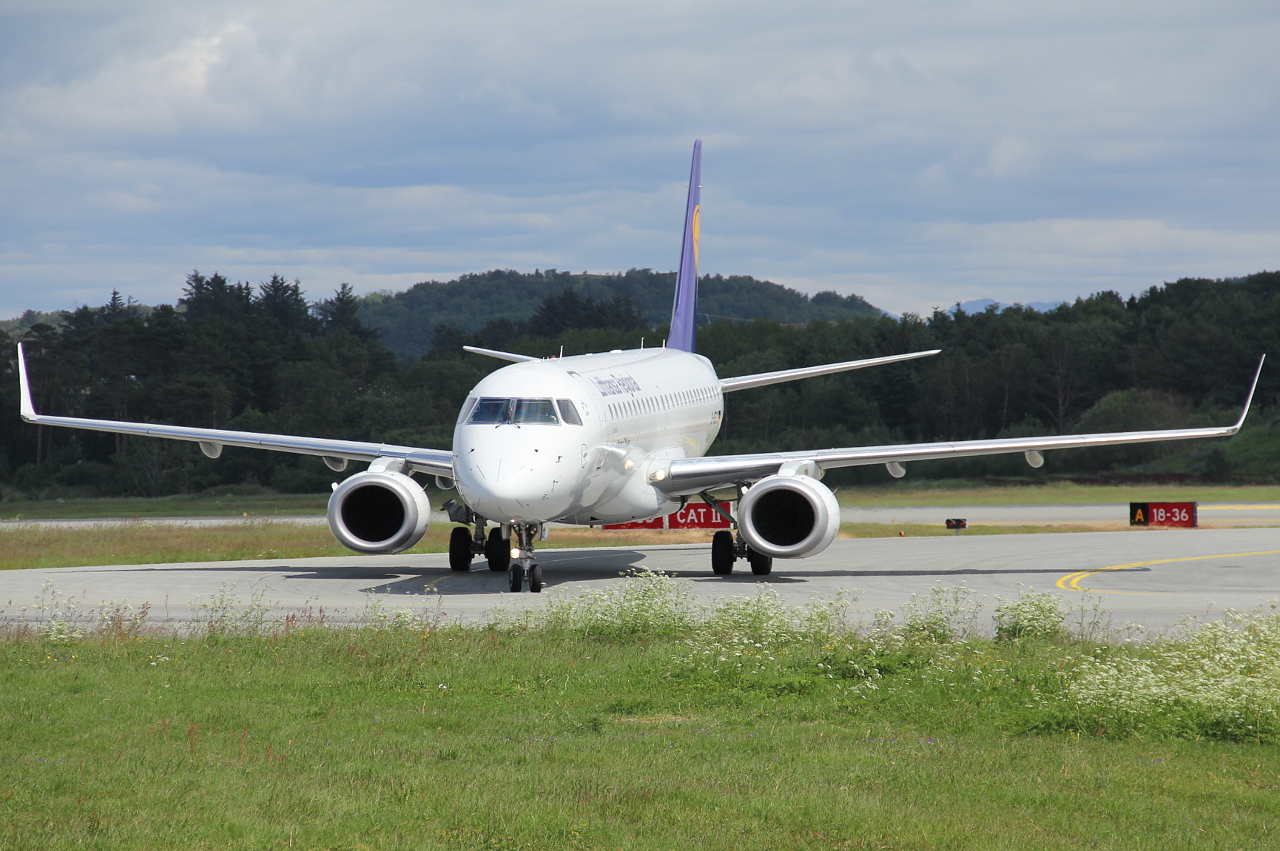 D-AECG (19000368) Embraer 190-100LR