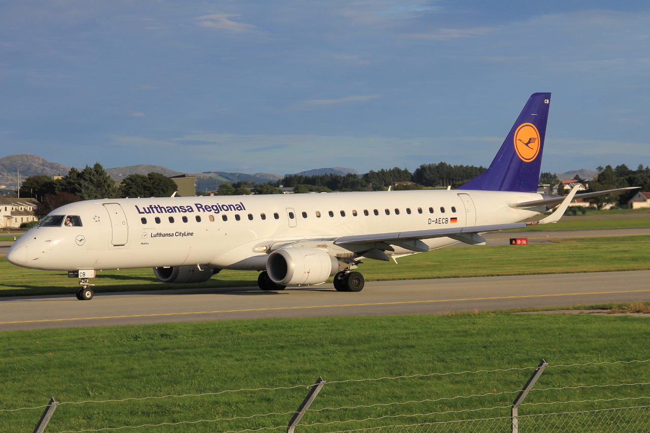 D-AECB (19000332) Embraer 190-100LR