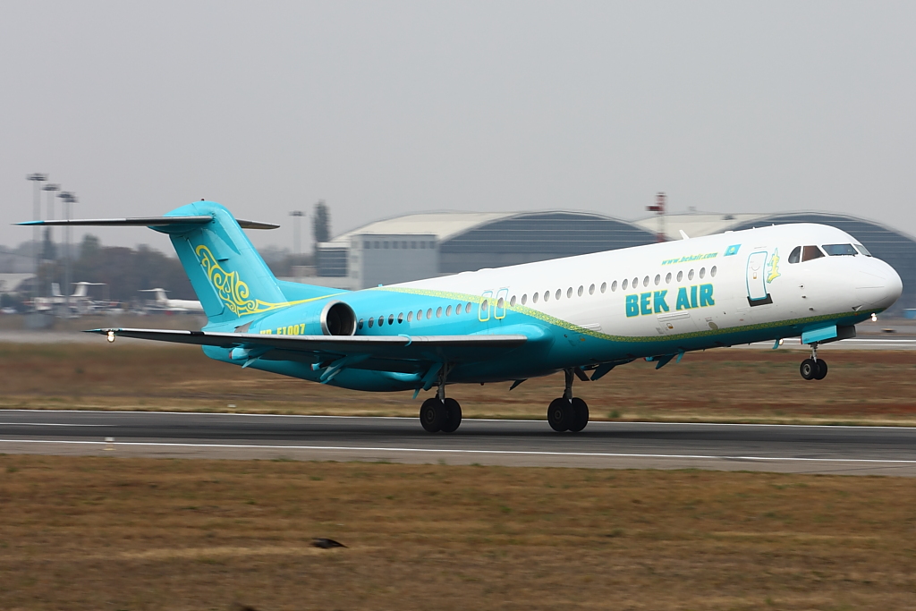 UP-F1007 (cn 11496) Fokker 100