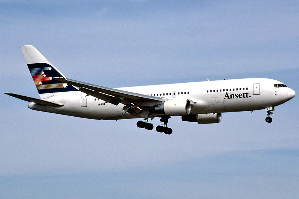 VH-RMF (cn 22694) Boeing 767-277