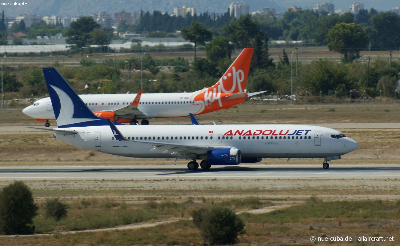 TC-SCL (39430) 2013 Boeing 737-8GJ(WL)