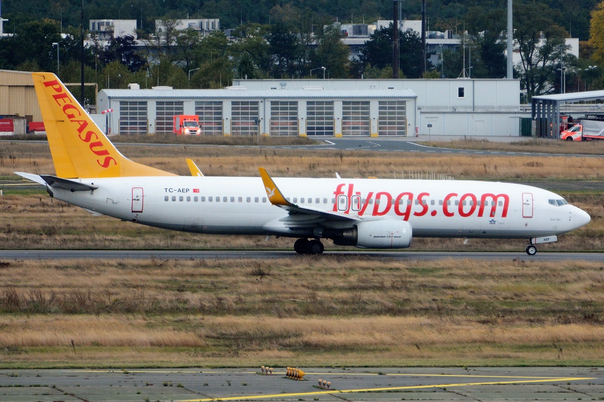 TC-AEP (40724) 2011 Boeing 737-82R WL