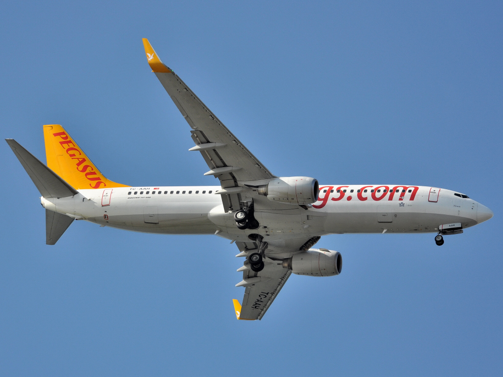 TC-AAH (35701) 2008 Boeing 737-82R WL