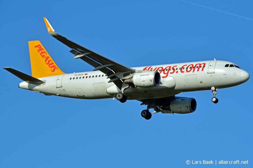 TC-DCE (6465) 2015 Airbus A320-214 WL