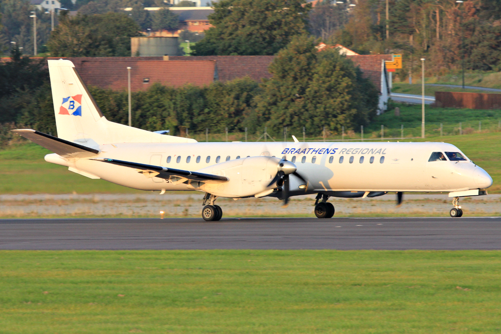 SE-LXH (cn 2000-007) Saab 2000