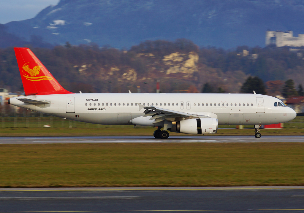 UR-CJO (354) 1992 Airbus A320-231