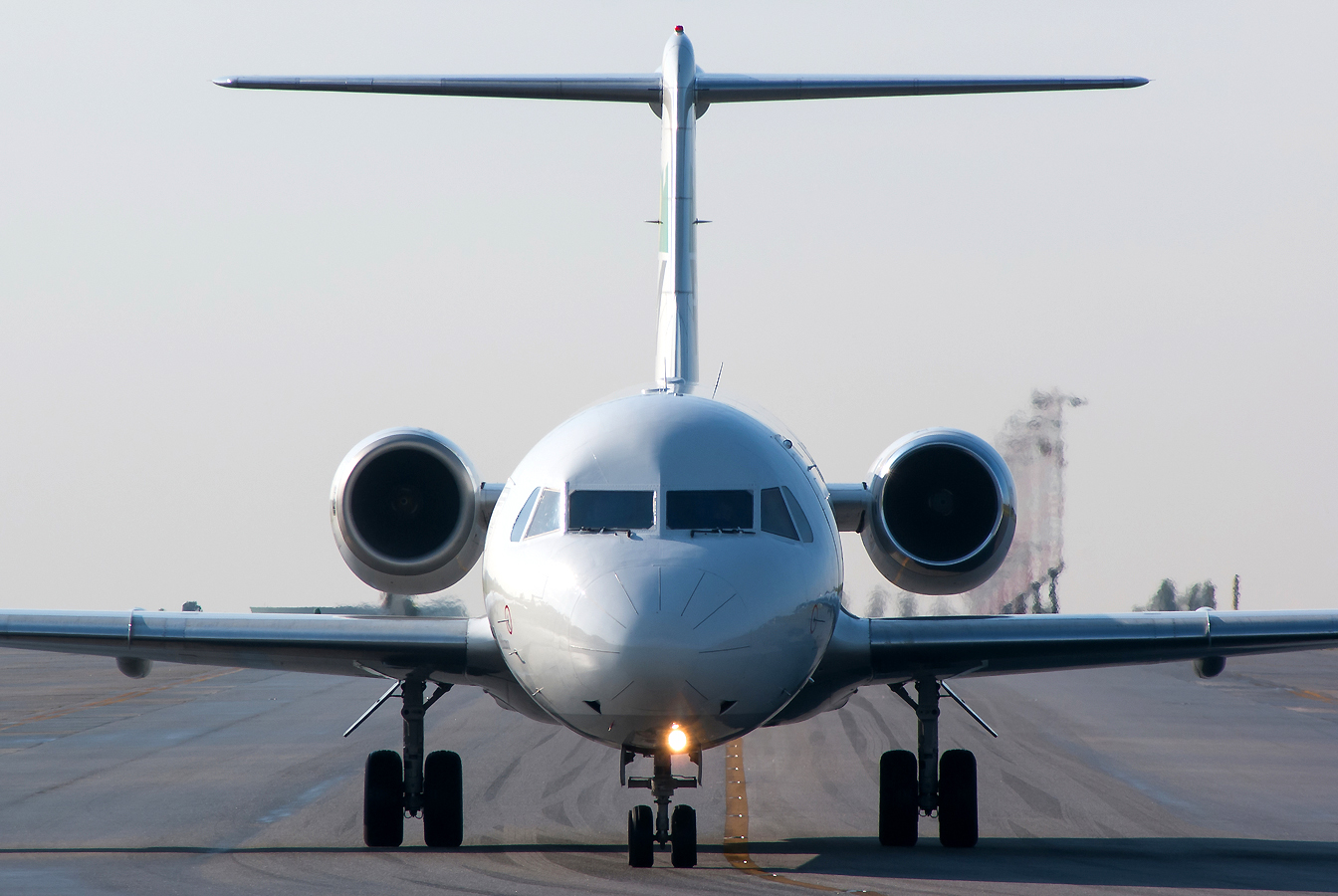 CS-TPB (11262) 1990 Fokker 100