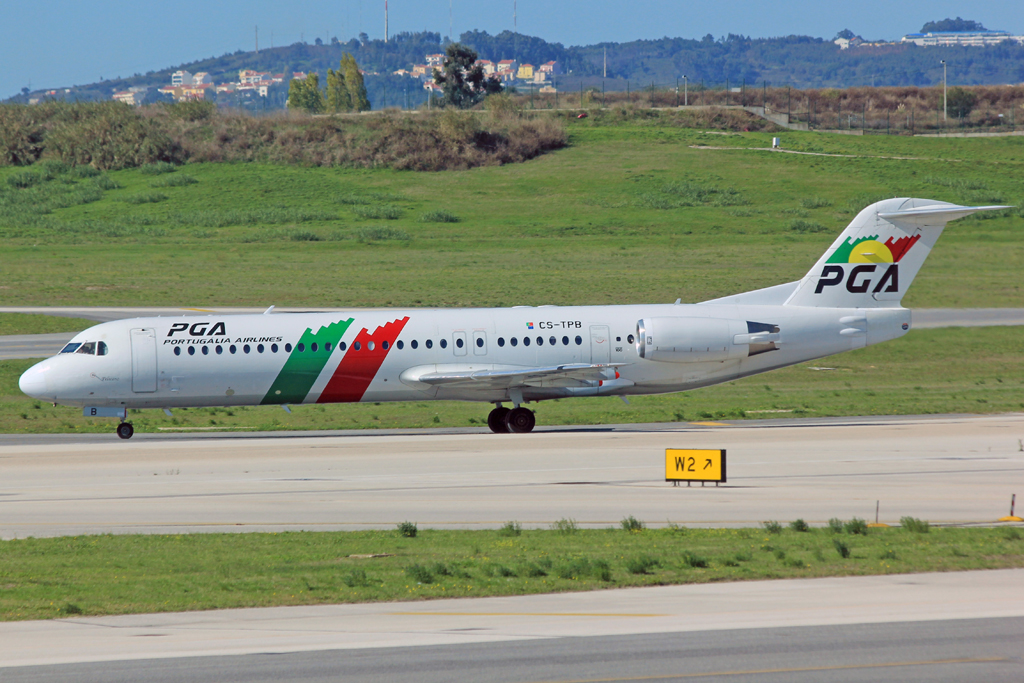 CS-TPB (11262) 1990 Fokker 100