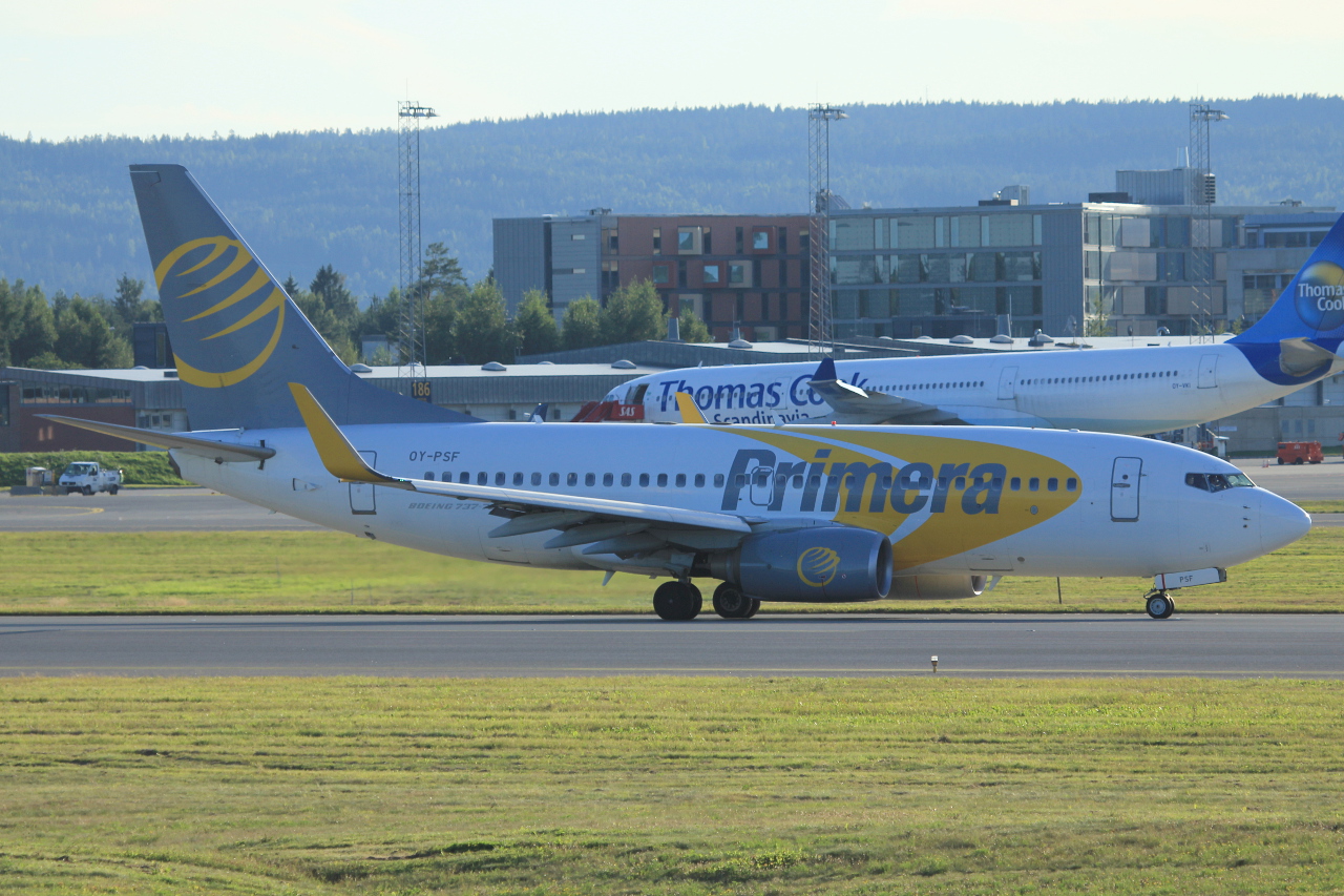 OY-PSF (28210) 1998 Boeing 737-7Q8 WL
