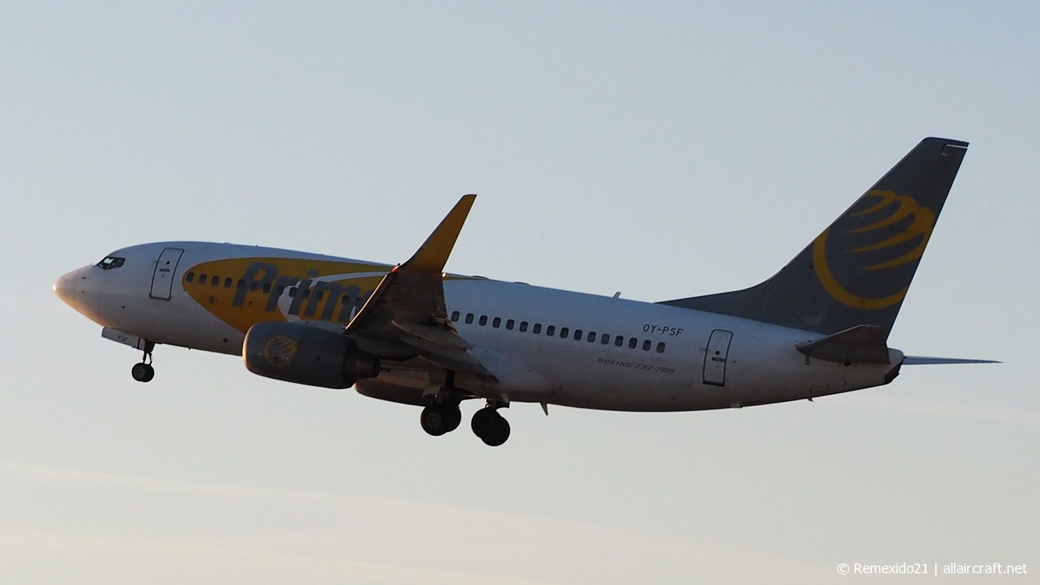 OY-PSF (28210) 1998 Boeing 737-7Q8(WL)