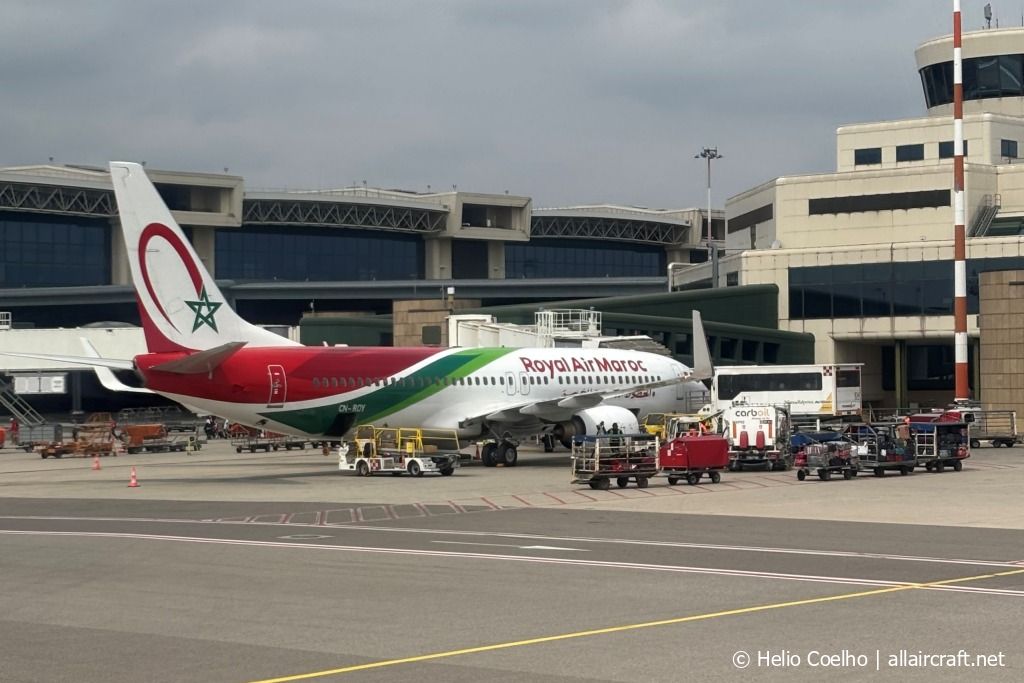 CN-ROY (33070) 2010 Boeing 737-8B6(WL)