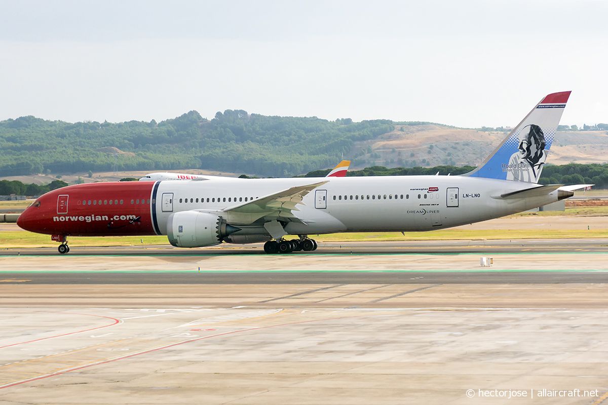 LN-LNO (38779) 2017 Boeing 787-9 Dreamliner