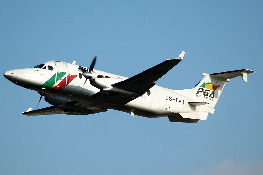 CS-TMU (UE-335) 1998 Beechcraft 1900D