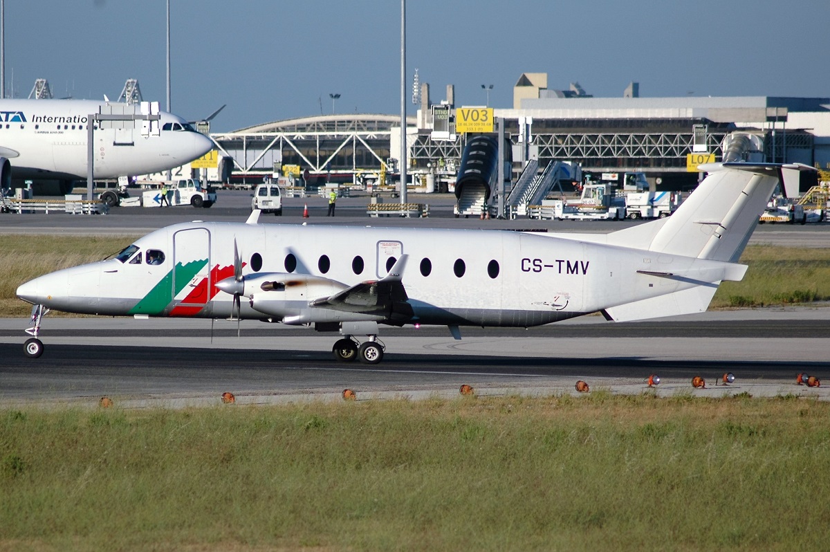 CS-TMV (UE-341) 1998 Beechcraft 1900D