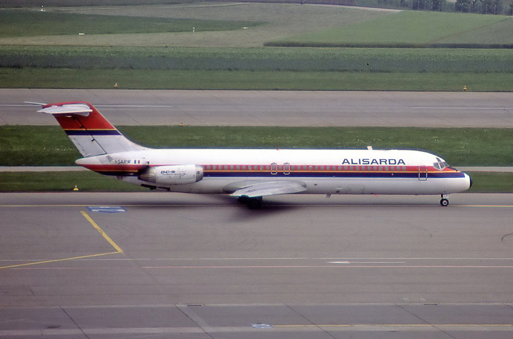I-SARW (cn 47430) McDonnell Douglas DC-9-32