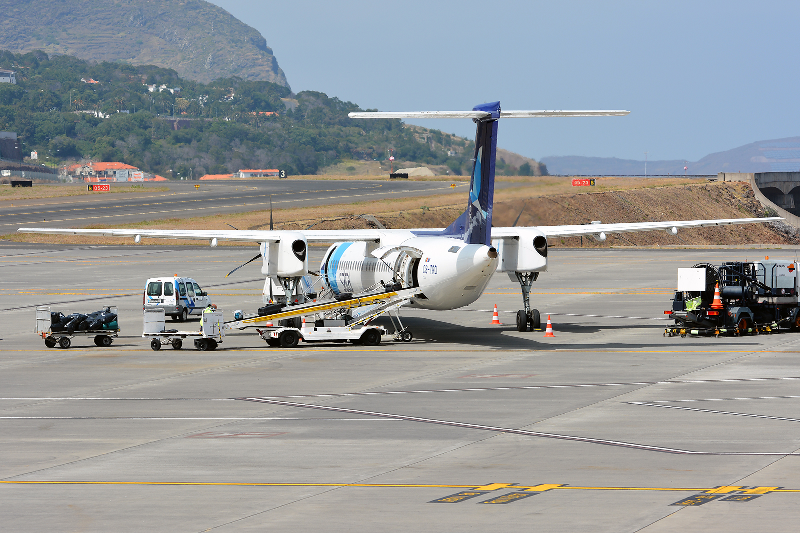 CS-TRD (4291) 2009 Bombardier Dash 8-Q402