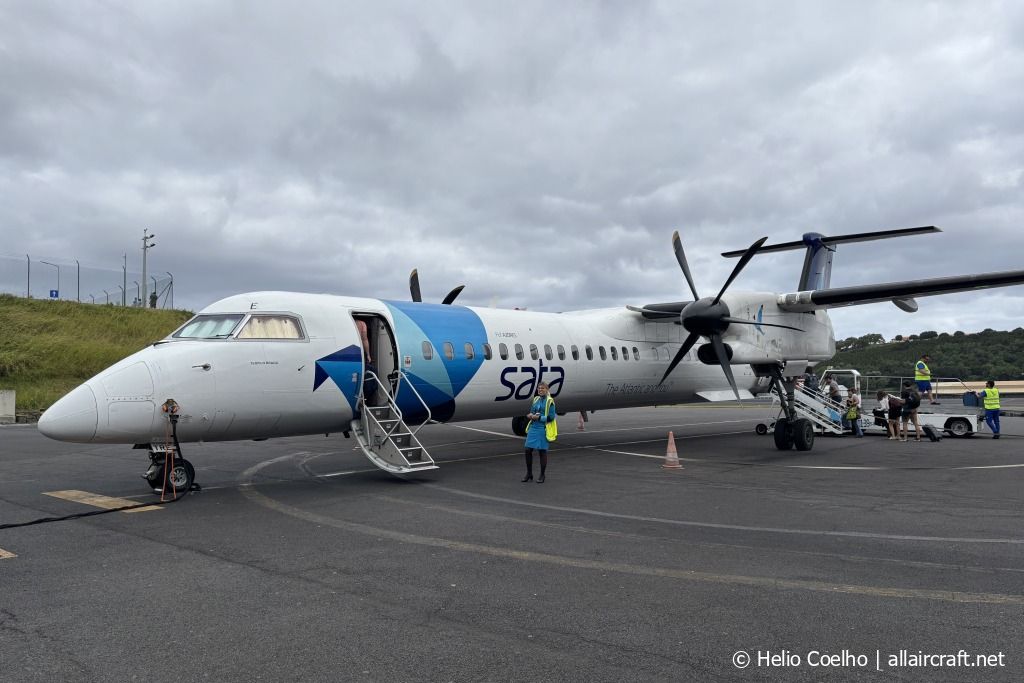 CS-TRE (4295) 2009 Bombardier Dash 8-Q402