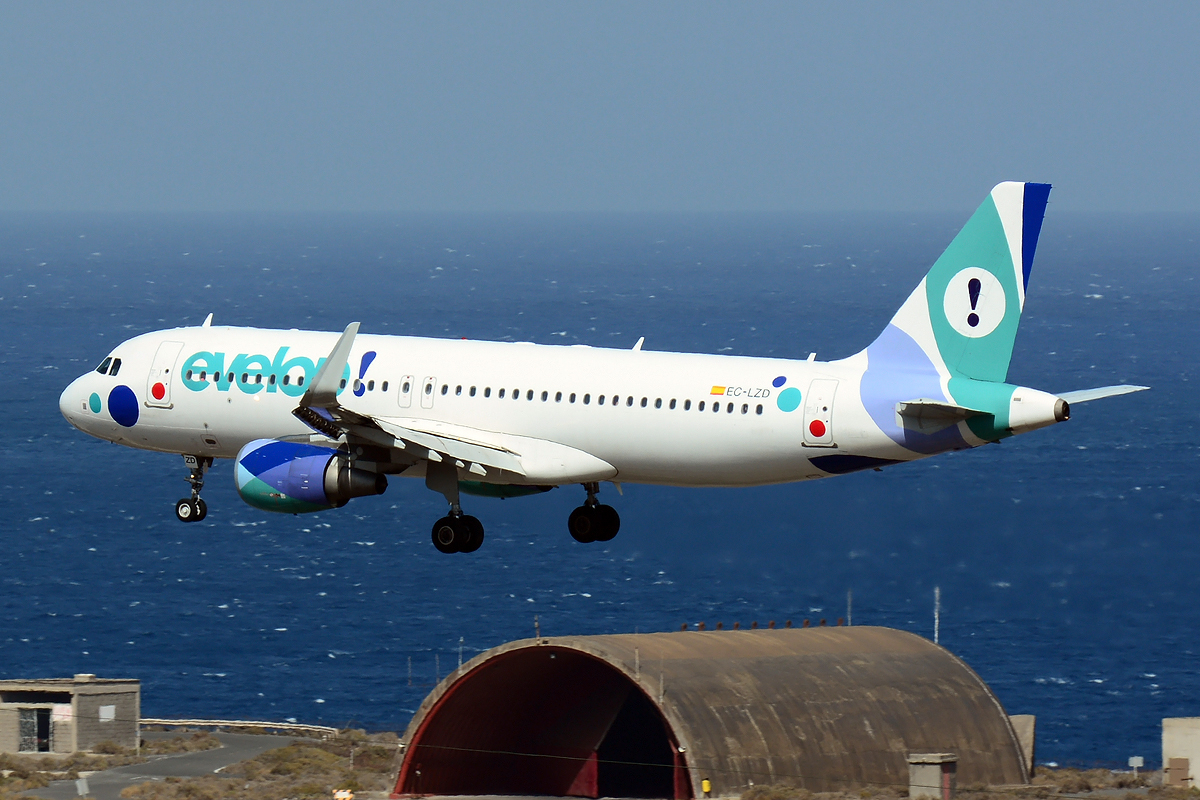 EC-LZD (5642) 2013 Airbus A320-214(WL)