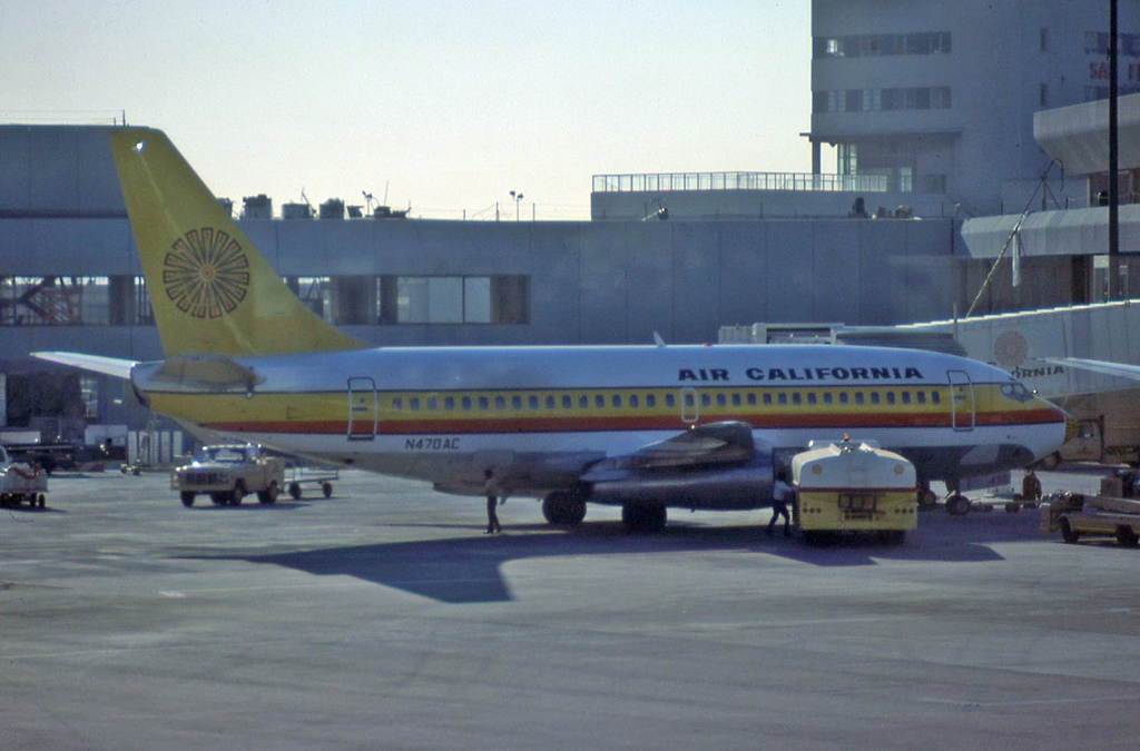 N470AC (cn 20126) Boeing 737-247