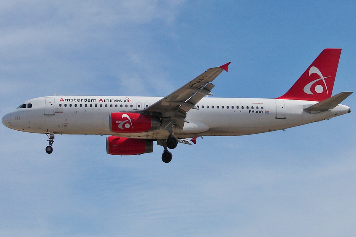 PH-AAY (527) 1995 Airbus A320-232