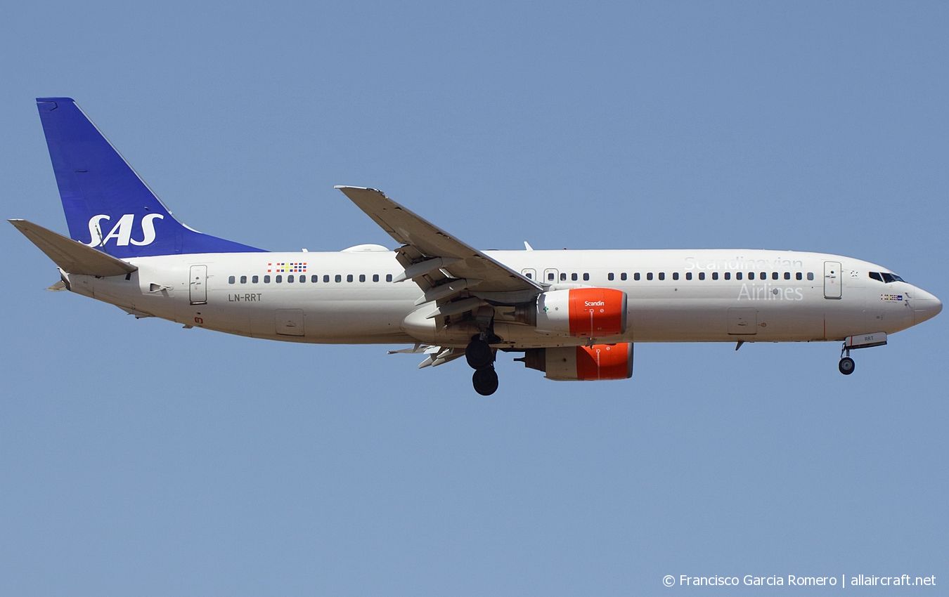 LN-RRT (28326) 2001 Boeing 737-883