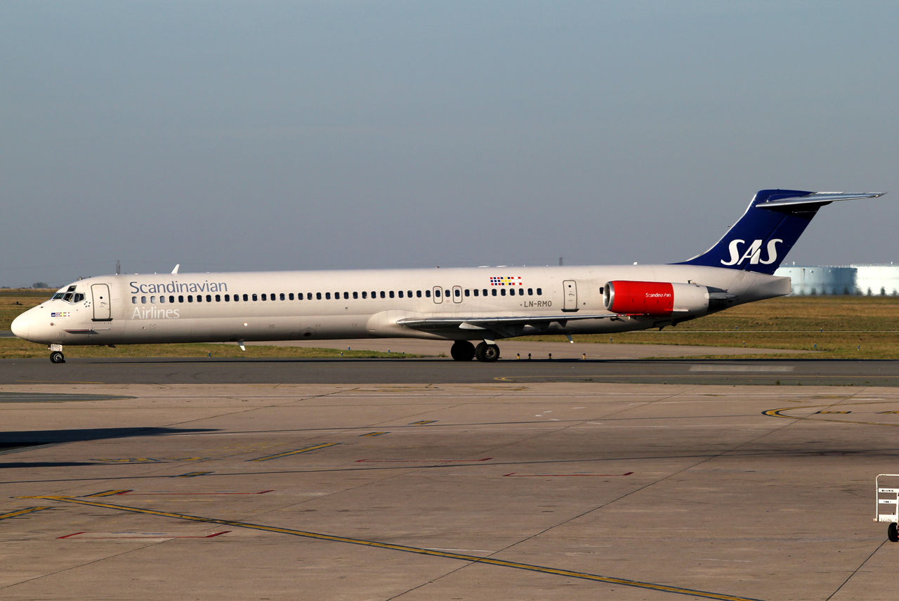LN-RMO (53315) 1991 McDonnell Douglas MD-82