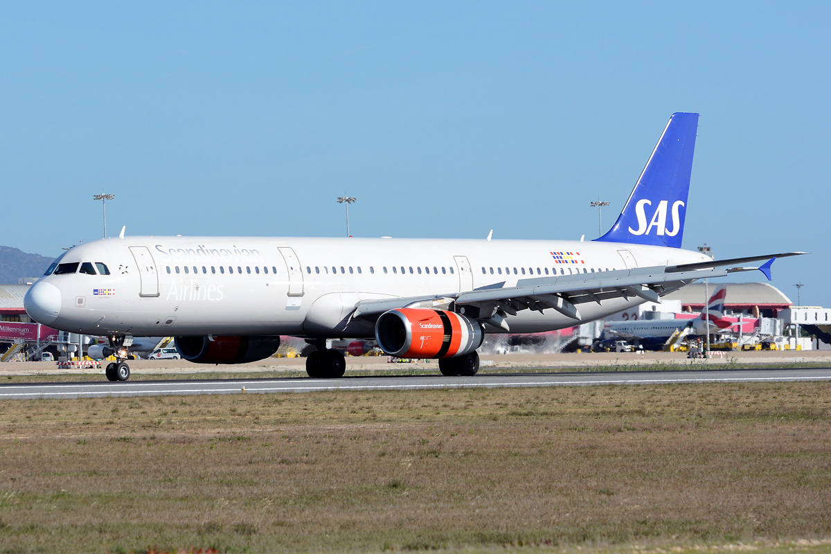 OY-KBE (1798) 2002 Airbus A321-232