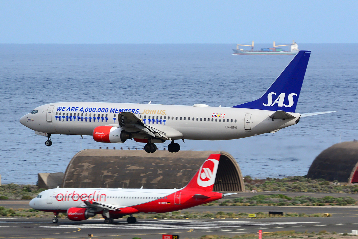 LN-RPM (cn 30195) Boeing 737-883