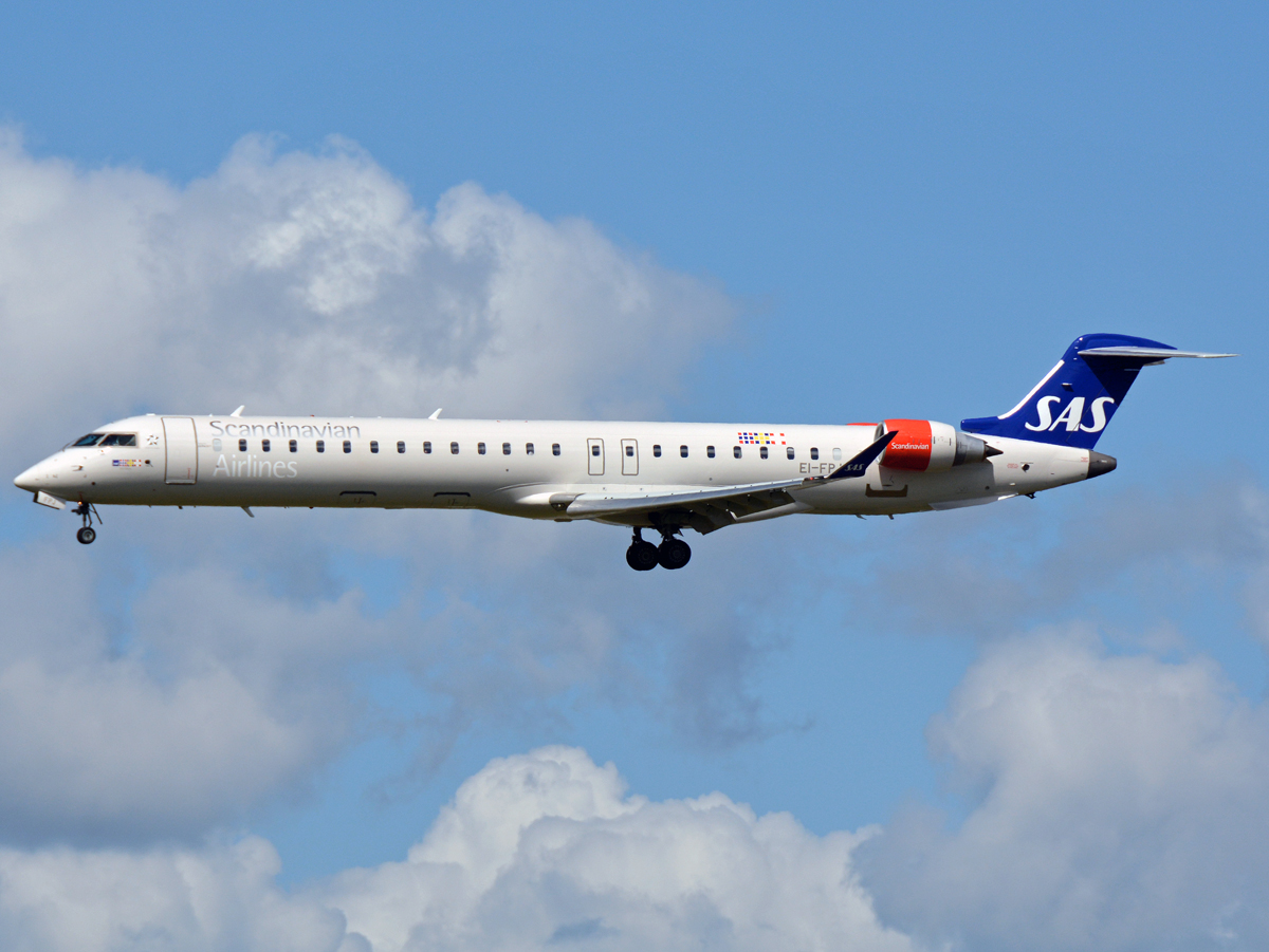 EI-FPJ (15426) 2016 Bombardier CRJ-900LR