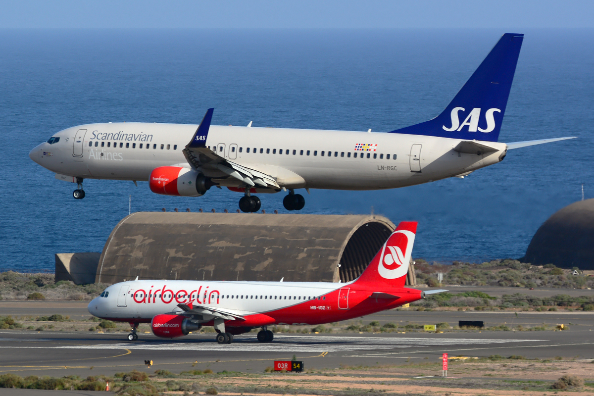 LN-RGC (41257) 2013 Boeing 737-86N(WL)