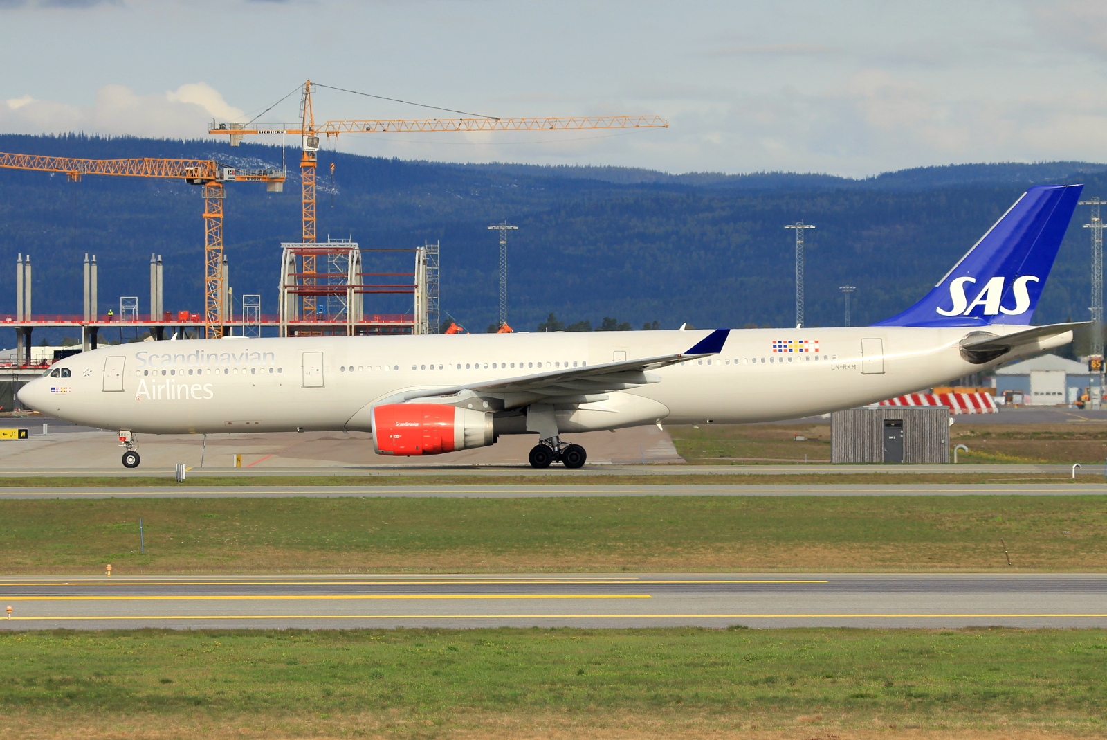 LN-RKM, (cn 496), Airbus A330-343