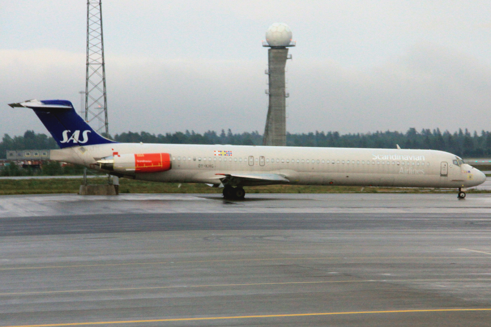 OY-KHG, (cn 49613), McDonnell Douglas MD-82